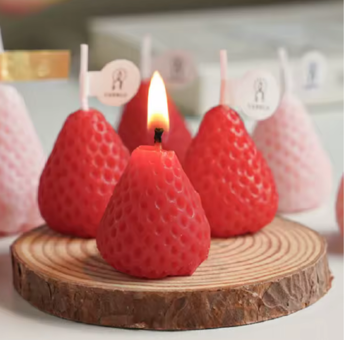 9PCS Strawberry Shaped Scented Candles Gift Box Handmade Realistic Fruit Scented Aromatherap