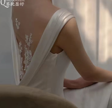 Backless Light Wedding Dresses Classic Satin Mermaid Wedding Dress With Train Elegant Beach Wedding Dress