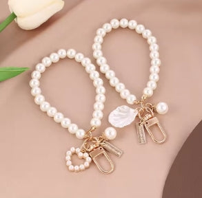 ZAKOL Cute Pearl Keychain for Women Girls Shiny Pearl Shell Phone Bag Backpack Charm Car Accessory Keychain Pendant