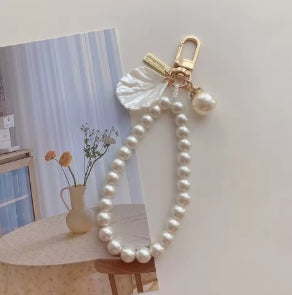 ZAKOL Cute Pearl Keychain for Women Girls Shiny Pearl Shell Phone Bag Backpack Charm Car Accessory Keychain Pendant