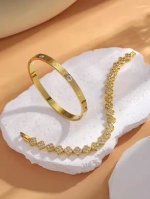 30 Pcs. Elegant Stackable Rings, Infinity Design/Chain/Knot Inlaid with Gold Rhinestones, Daily Outfits, Party Accessories