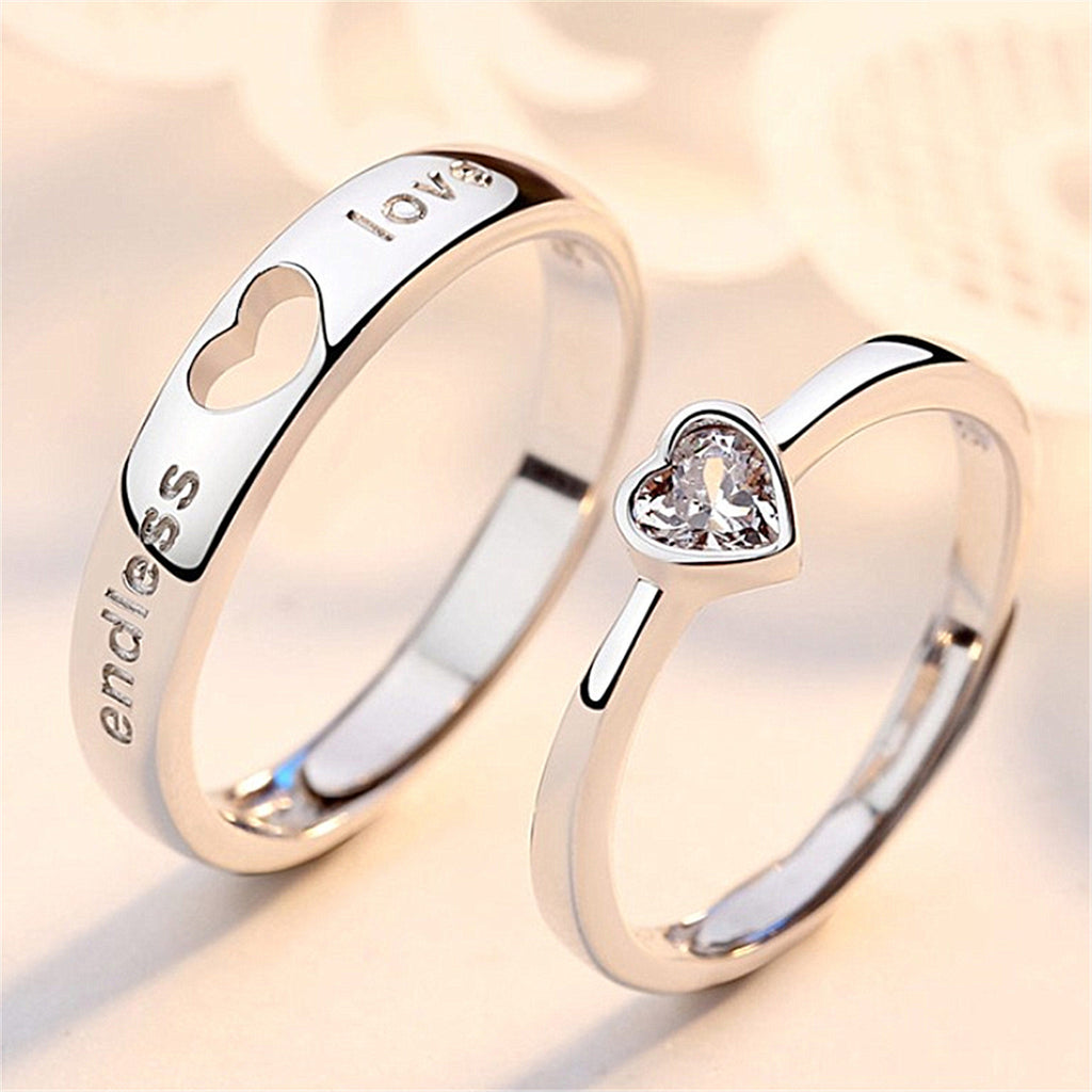 Japanese And Korean Men And Women'S Heart To Heart Love For The Ring