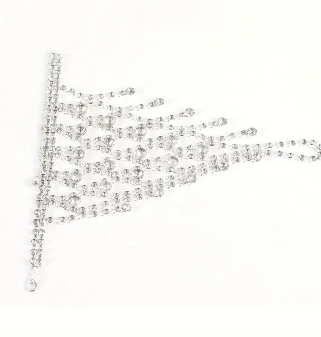 Elegant & Luxurious 18K Gold-Plated Rhinestone Hand Chain & Ring - Perfect Stylish Accessory & Gift for Women