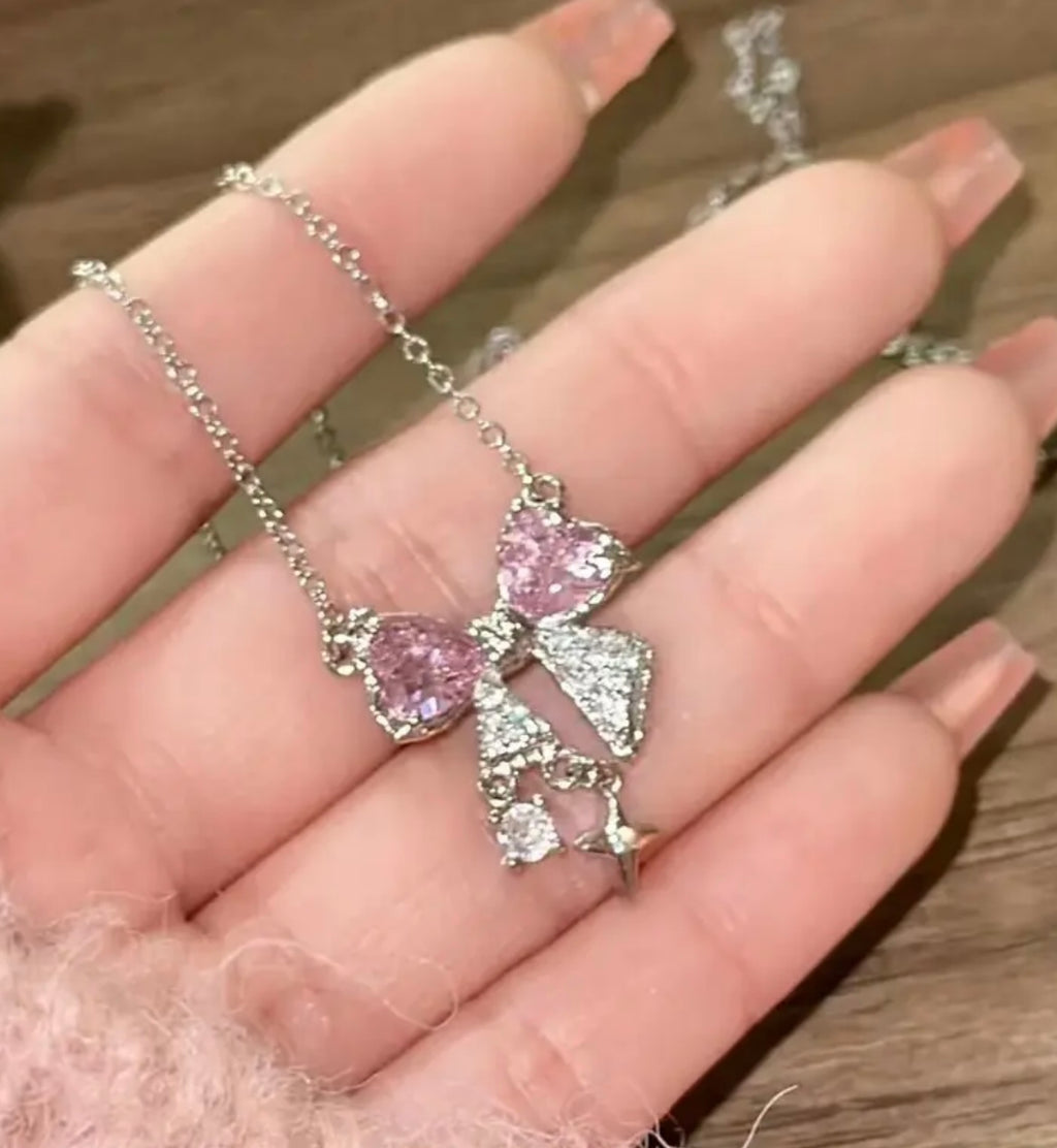 A Pink Zirconia Bow Necklace with a Unique And Elegant, a Simple And Light Luxury Necklace, And an Ins Student Retro Necklace