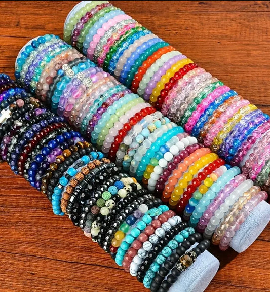 30pcs Boho-Chic Handcrafted Bead Bracelet Set - Colorful Crackled Glass Beads, Ideal For Casual Attire & Vacation - Perfect Gift For Women, Friends & Family Random