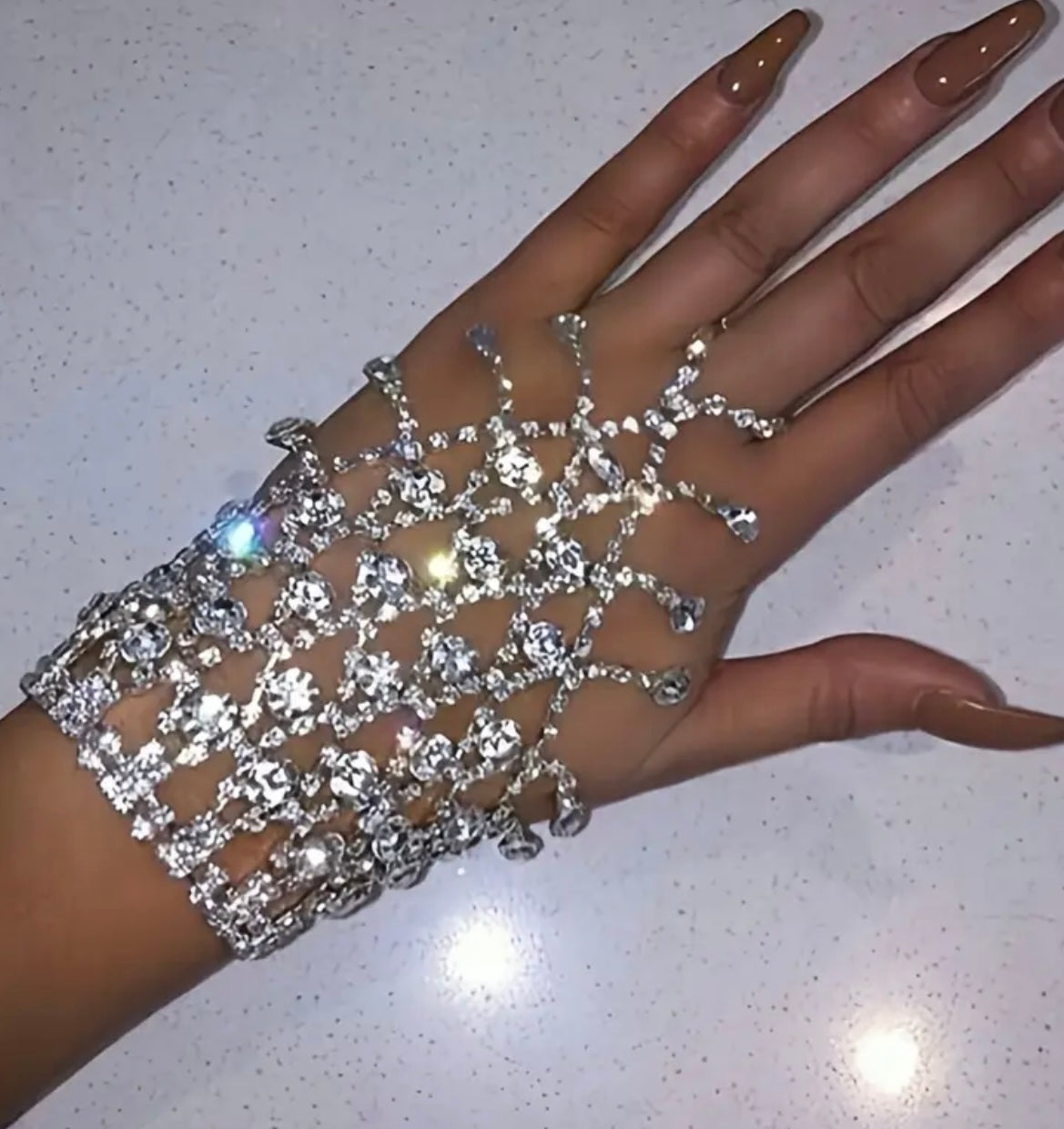 Elegant & Luxurious 18K Gold-Plated Rhinestone Hand Chain & Ring - Perfect Stylish Accessory & Gift for Women