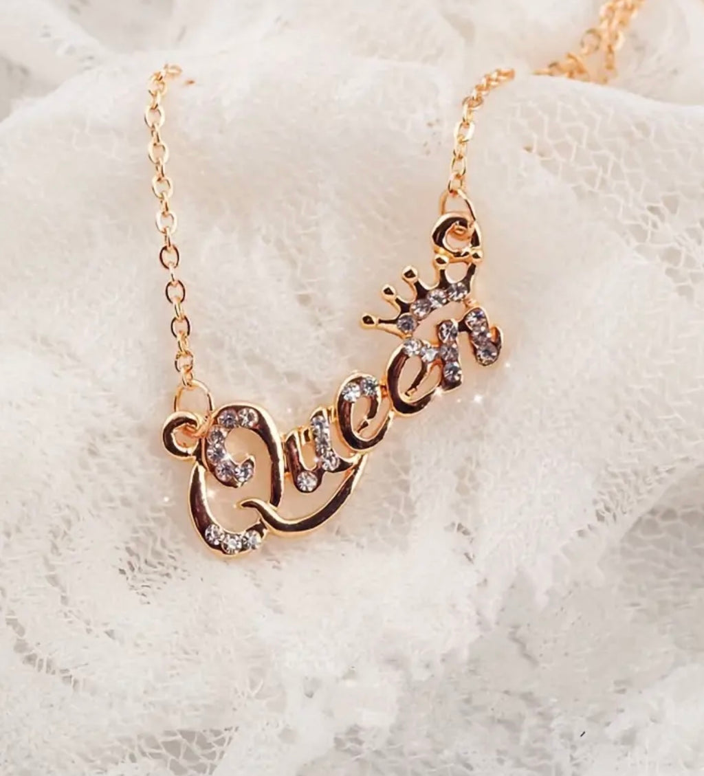 QUEEN Design Shiny zirconia Inlaid Pendant Necklace Boho Elegant Jewelry Statement Female Necklace