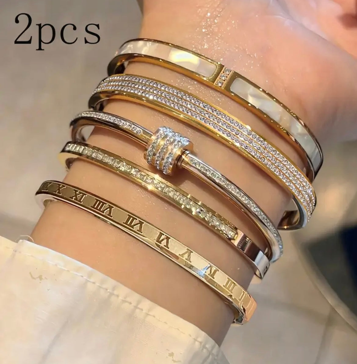 Set of 2 Stainless Steel Bracelets in a Non-Fading Adorned with Rhinestones, Unisex Fashionable Jewelry Suitable for All Occasions.