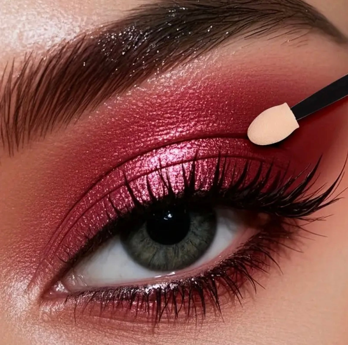 [Metallic Eyeshadow Powder] 3pcs Classic Red Metallic Eyeshadow Powder | Monochrome Satin Finish, Radiant Shimmer, 1 Brush Included, Versatile for Nail Art, Lip Makeup, Face Decoration, Gothic Futuristic Mechanical Look