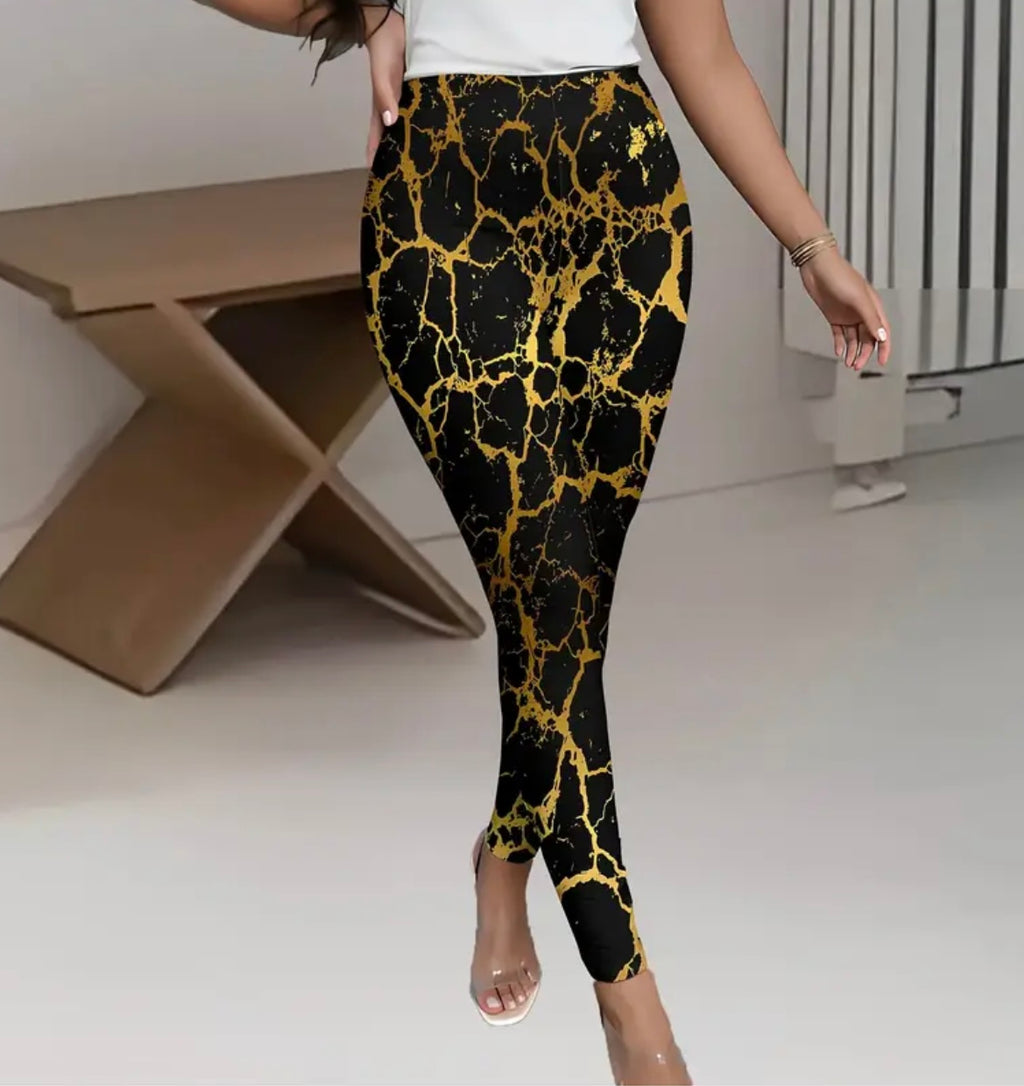 Plus Size Women'S Leggings with All-Over Spade Heart Prints - Slim Fit Non-See-Through Tights, Durable Opaque Pants for Yoga, Everyday & Formal Events, Bold Black & Golden Print Design, All-Season Versatile Leggings for Women, High
