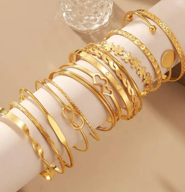12pcs Set Women's Golden Bracelet Collection - Elegant Golden-Toned Stackable Bracelets with Heart, Link & Bead Charms, Luxurious Everyday Jewelry Gift Set for Christmas, Birthdays, Valentine's Day - Durable Tarnish-Resistant Metal-Like Material