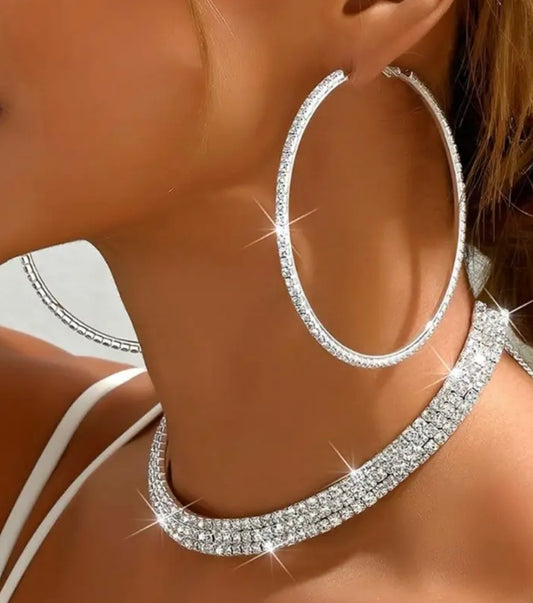 A set of 3pcs/ pieces of fashionable and elegant Silvery Cuban link chain necklace bracelet bracelet earrings collection for women, featuring sparkling necklaces, bracelets, and Earrings