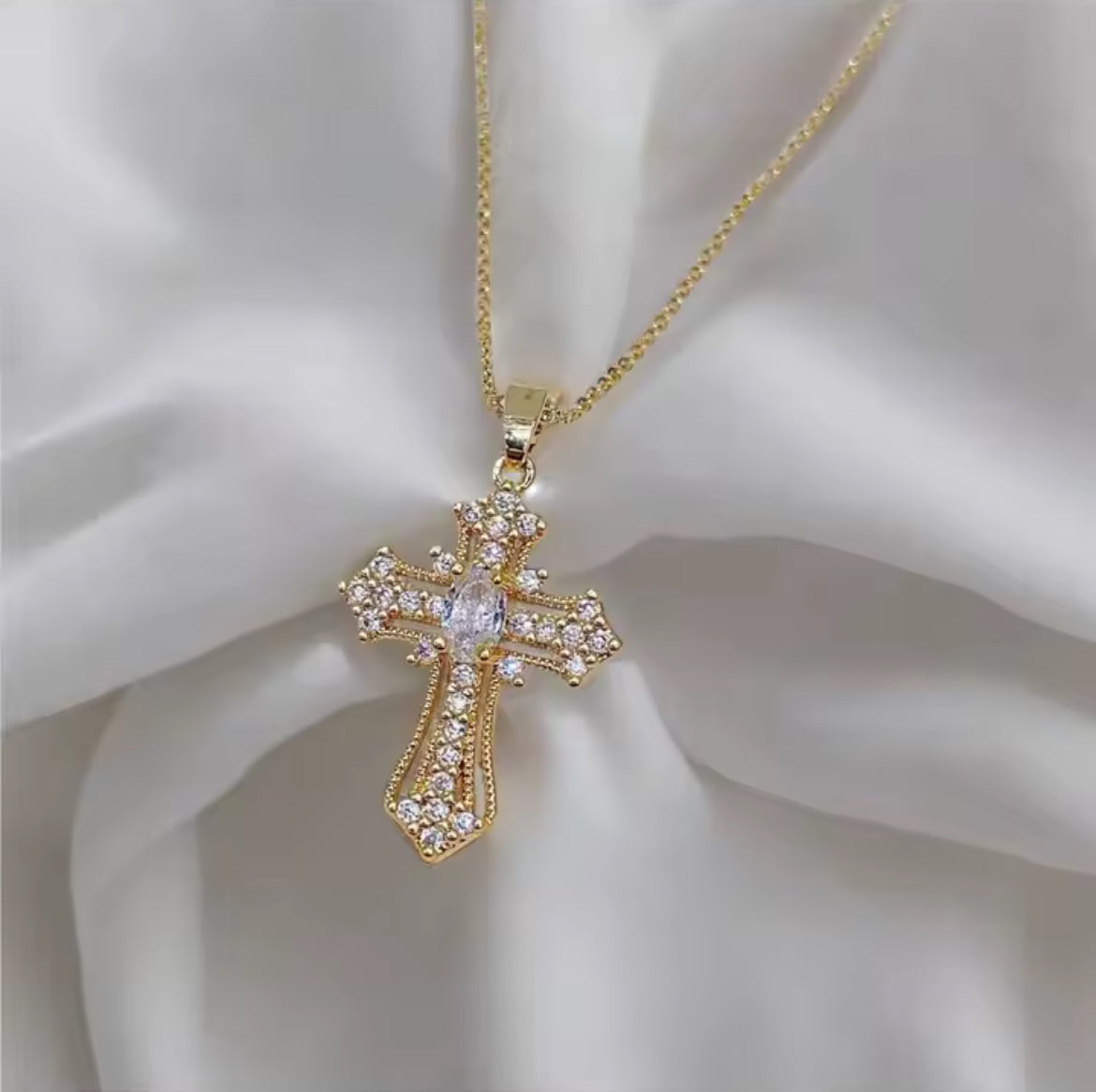 Vintage cross necklace Personalized pendant necklace niche design clavicle chain