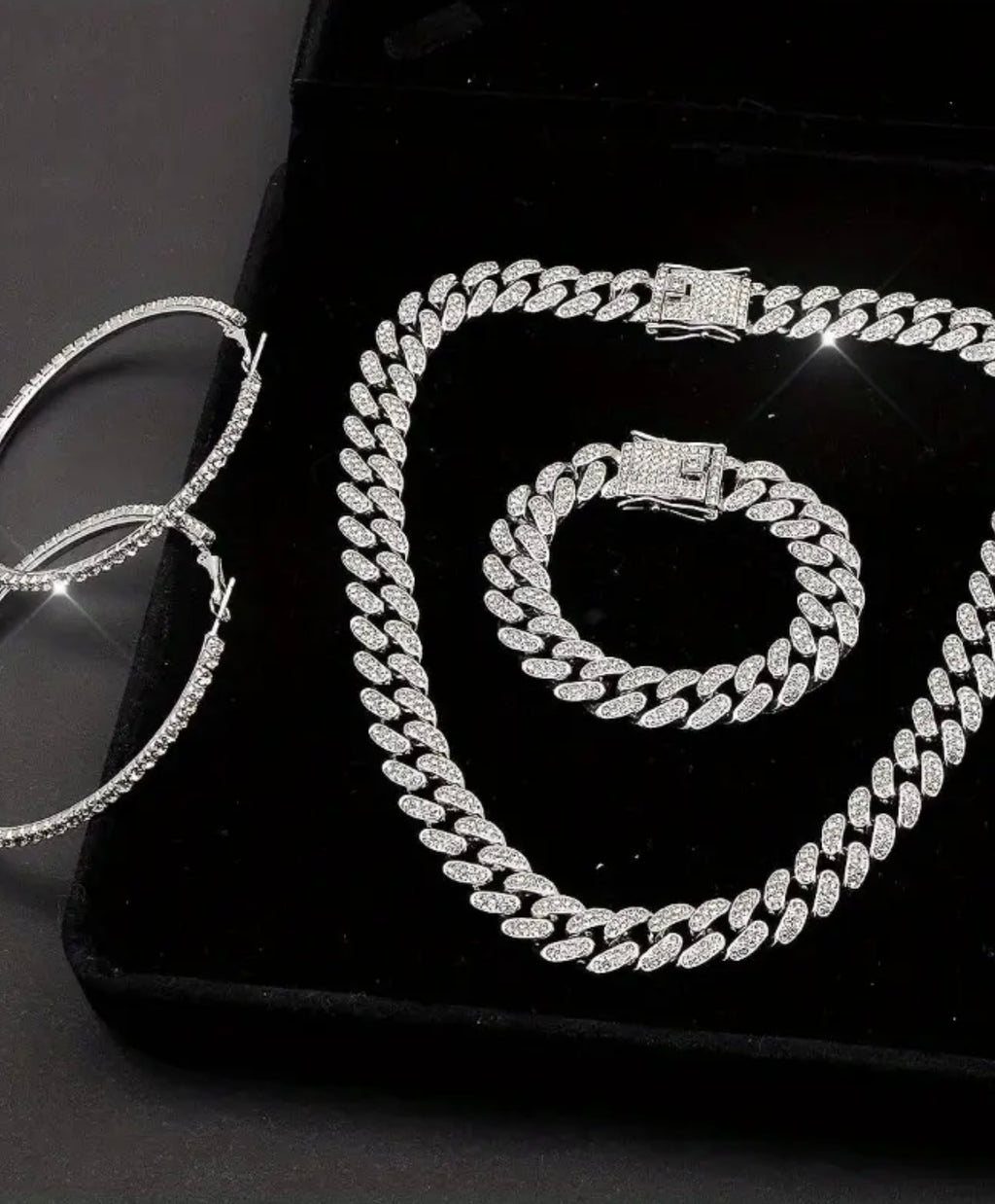 A set of 3pcs/ pieces of fashionable and elegant Silvery Cuban link chain necklace bracelet bracelet earrings collection for women, featuring sparkling necklaces, bracelets, and Earrings