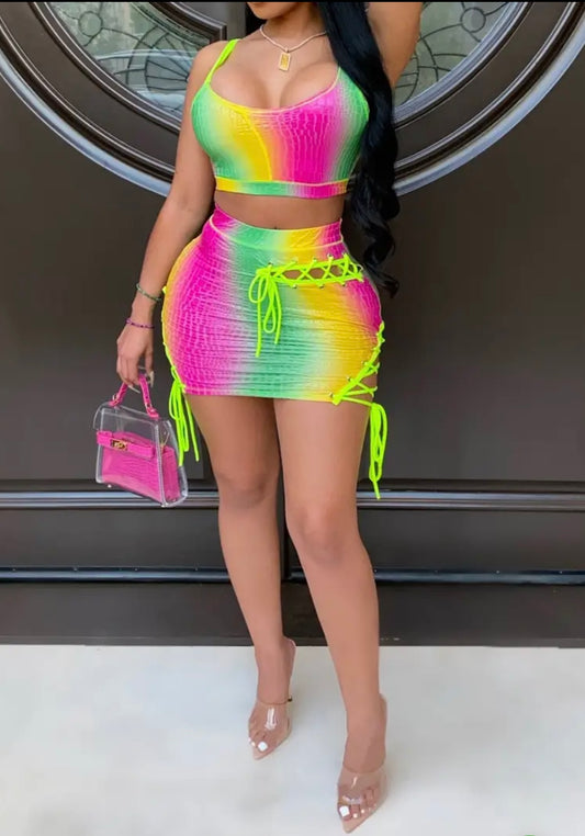 Vibrant Women'S Two-Piece Outfit: Fashionable Print Crop Top with Tie-Dye Detail & Black Lace-Up Shorts - Sleeveless, Eye-Catching for Parties & Events, Party Outfit Trendy Crop TopTiedye Detailing