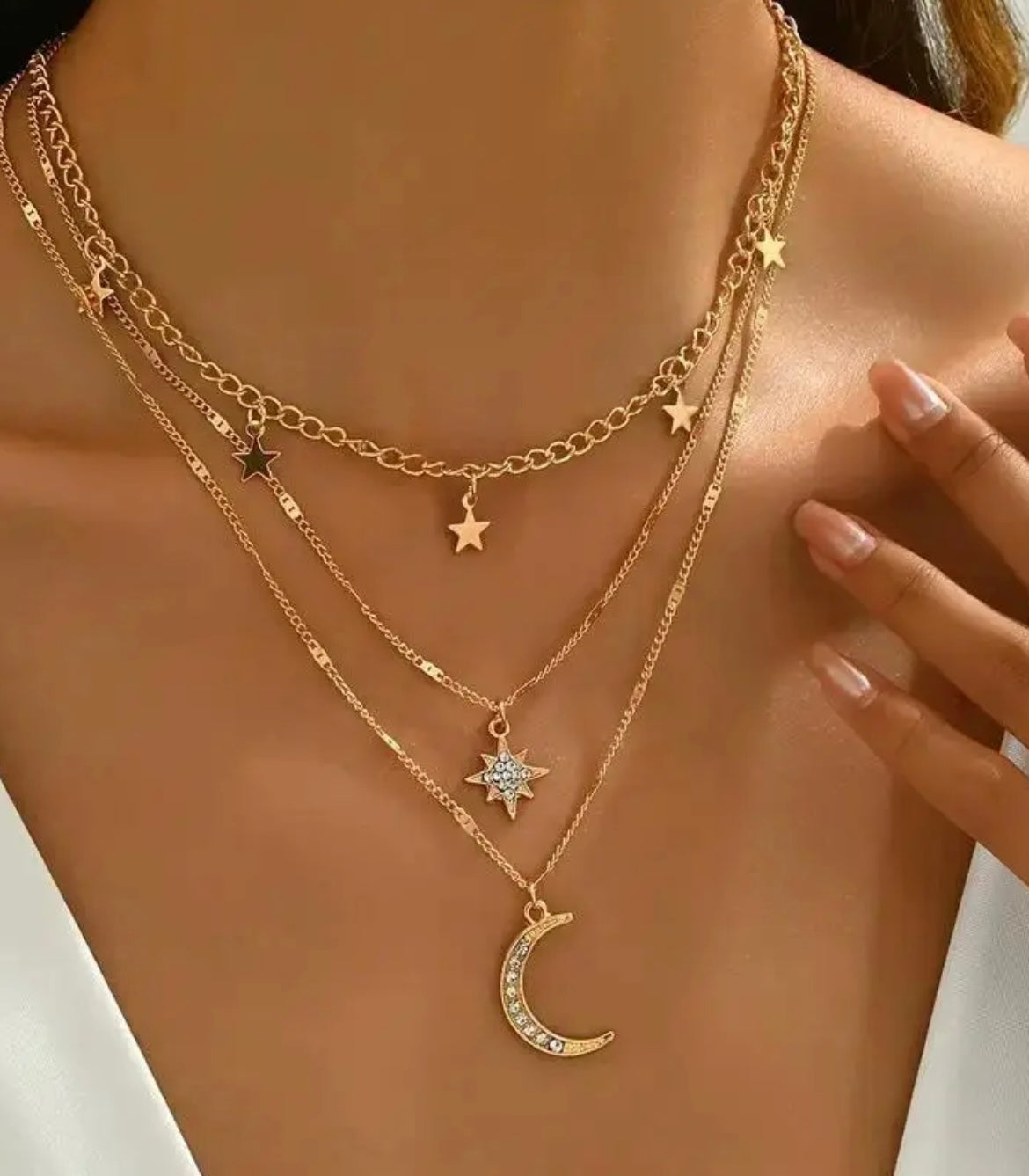 [Golden Bohemian Golden Multi-Layer Women's Necklace | Elegant Bohemian Style with Star and Moon Pendants, Sparkling Rhinestone Embellishments, Perfect for Casual Attire, Charm Necklace