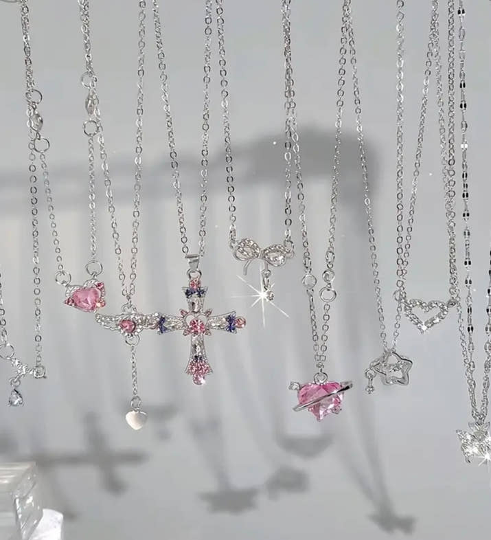 9 Stylish And Light Luxury Y2K Style Necklace Set with Geometric Pendant, Alloy Material, Suitable for Everyday Party Wear Or As a Gift to Friends