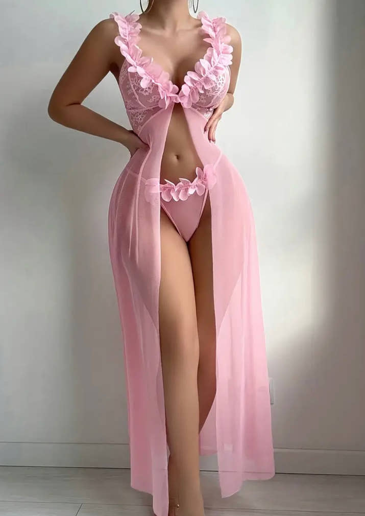 2 Sets Of Europe And The United States Sexy Love Interest Pajamas Female Temptation Open Fork See-through Halter Dress Long Skirt Thong Pants Two Sets to Send A Lover Gift Lover