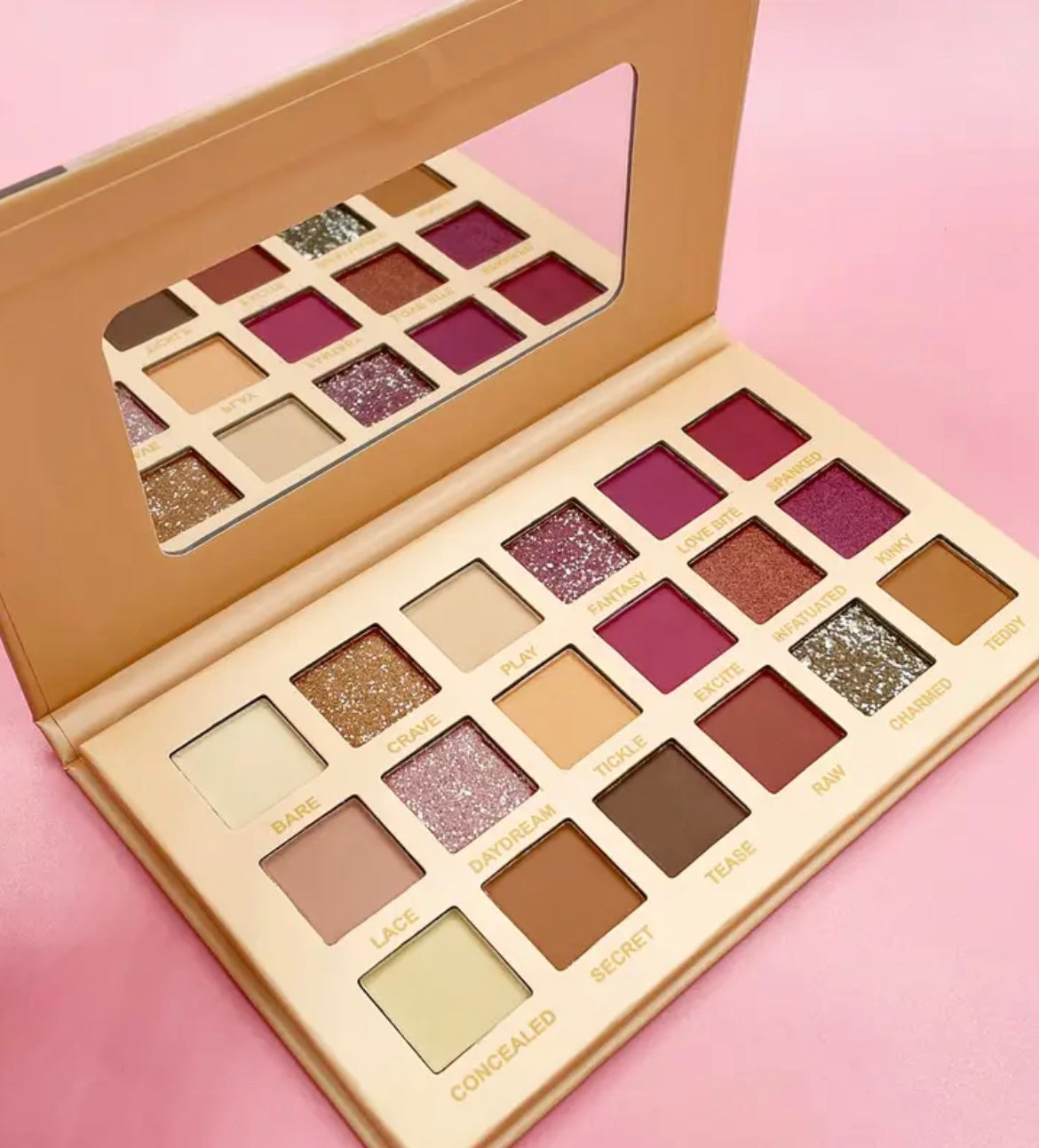 Christmas New Year Makeup Kit, Cosplay 30pcs Makeup Gift Box, 18-Color Pink Eyeshadow Palette, Highlighter, Shadow Pen, Eyeliner, Mascara, Blush, Contour Lip Glaze, Powder Makeup Kit, Large-Capacity Makeup Gift For Loved One