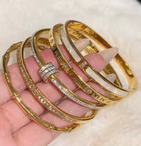 1 Golden Titanium Steel Bracelet, Fashion Classic Style, Stainless Steel Bracelet
