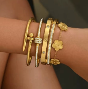 UILZ Europe & USA Hot Stainless Steel Four Leaf Clover Lucky Bracelet Women's Fashion Nail Bracelet Gold Bangles