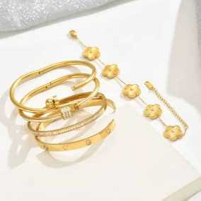 UILZ Europe & USA Hot Stainless Steel Four Leaf Clover Lucky Bracelet Women's Fashion Nail Bracelet Gold Bangles