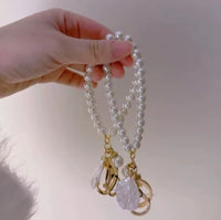 ZAKOL Cute Pearl Keychain for Women Girls Shiny Pearl Shell Phone Bag Backpack Charm Car Accessory Keychain Pendant