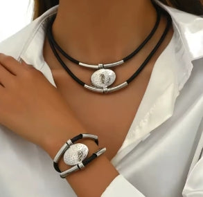 Vintage Oval Metal Faux Leather Necklace Bracelet for Women Fashion Gold Silver Color 2pcs/set Double Layer Chain Jewelry Sets