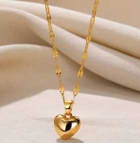 Stainless steel love heart necklace for women, new fashion 2023, lip chain, simple pendant, necklace, jewelry, gift, wholesalers