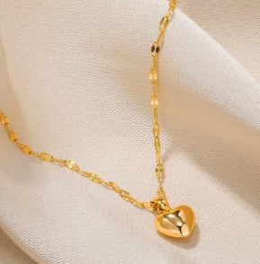 Stainless steel love heart necklace for women, new fashion 2023, lip chain, simple pendant, necklace, jewelry, gift, wholesalers
