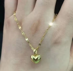 Stainless steel love heart necklace for women, new fashion 2023, lip chain, simple pendant, necklace, jewelry, gift, wholesalers