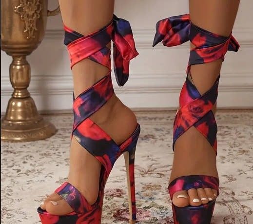 New 2025 Roman-Style High-Heeled Sandals with Straps, Featuring a Design